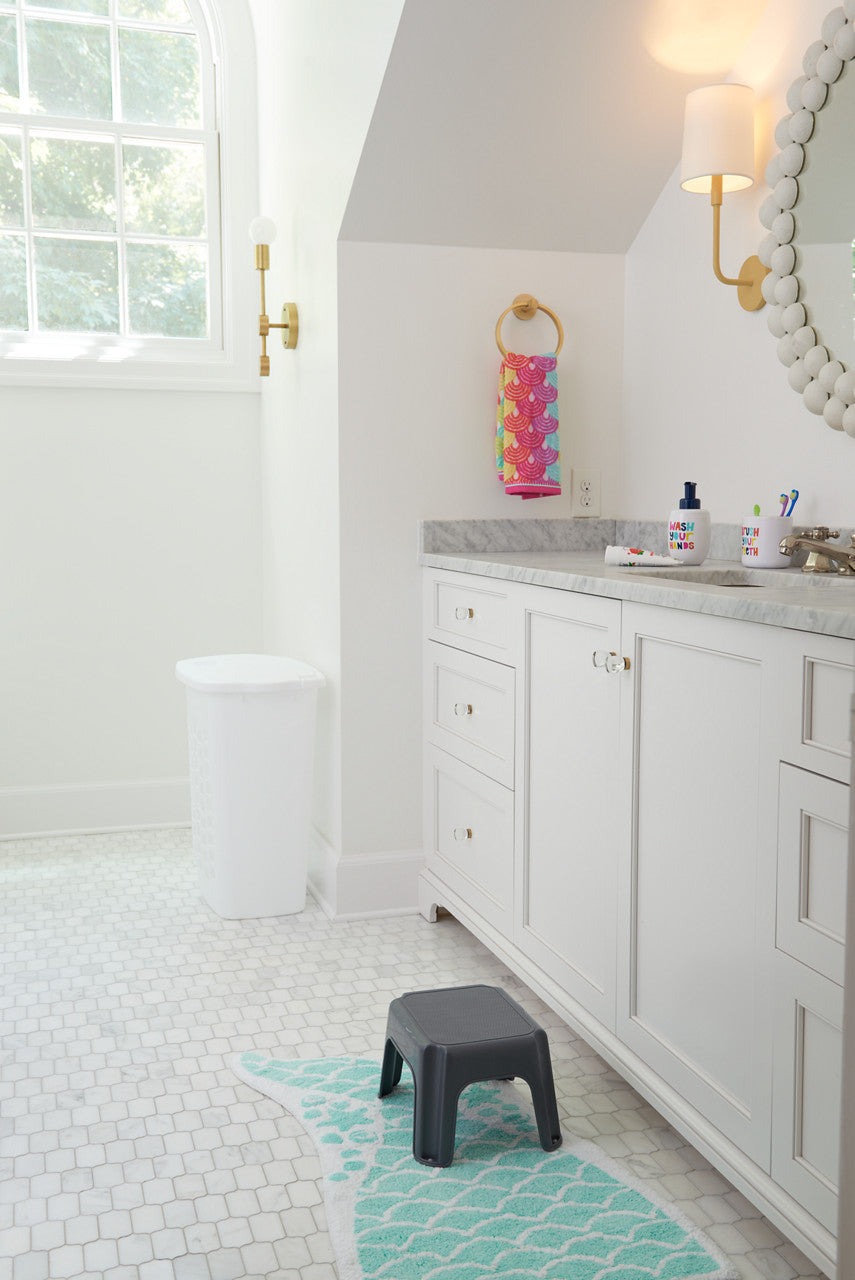 Small Plastic Step Stool - US 77493