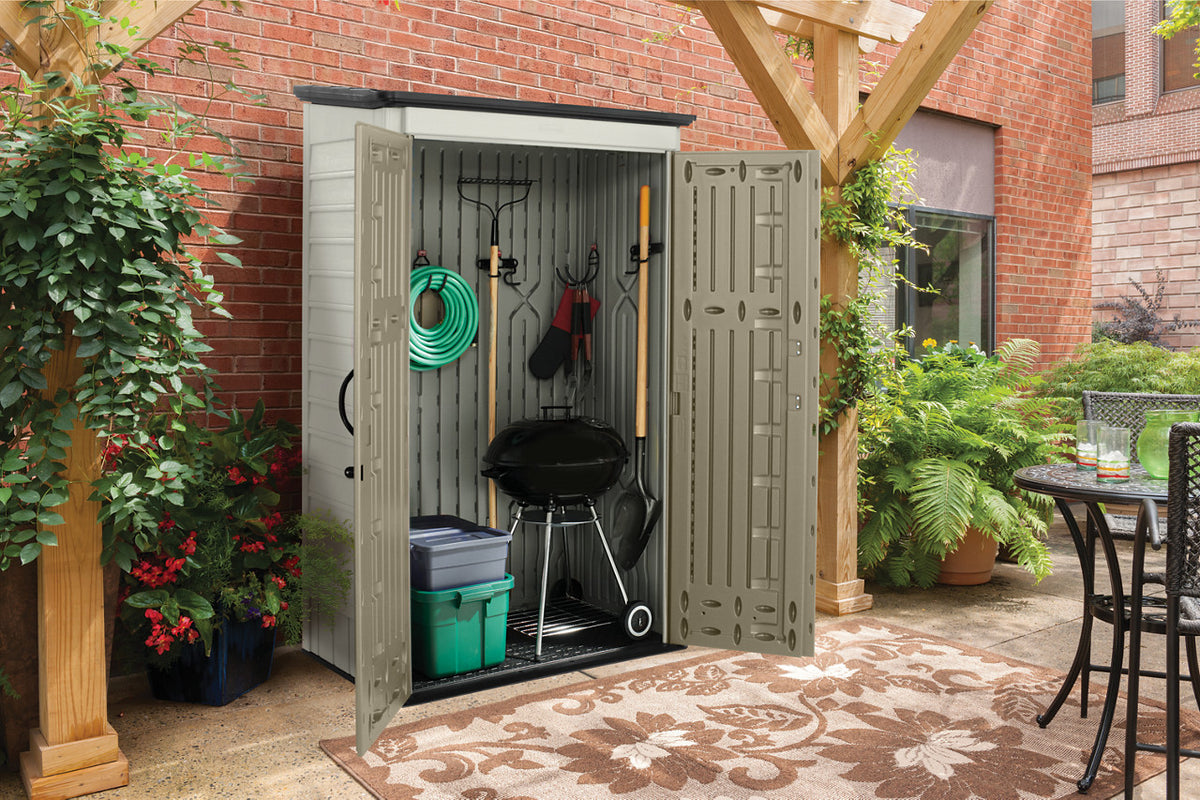 Vertical Storage Shed - US 03975