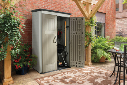 Vertical Storage Shed - US 03975