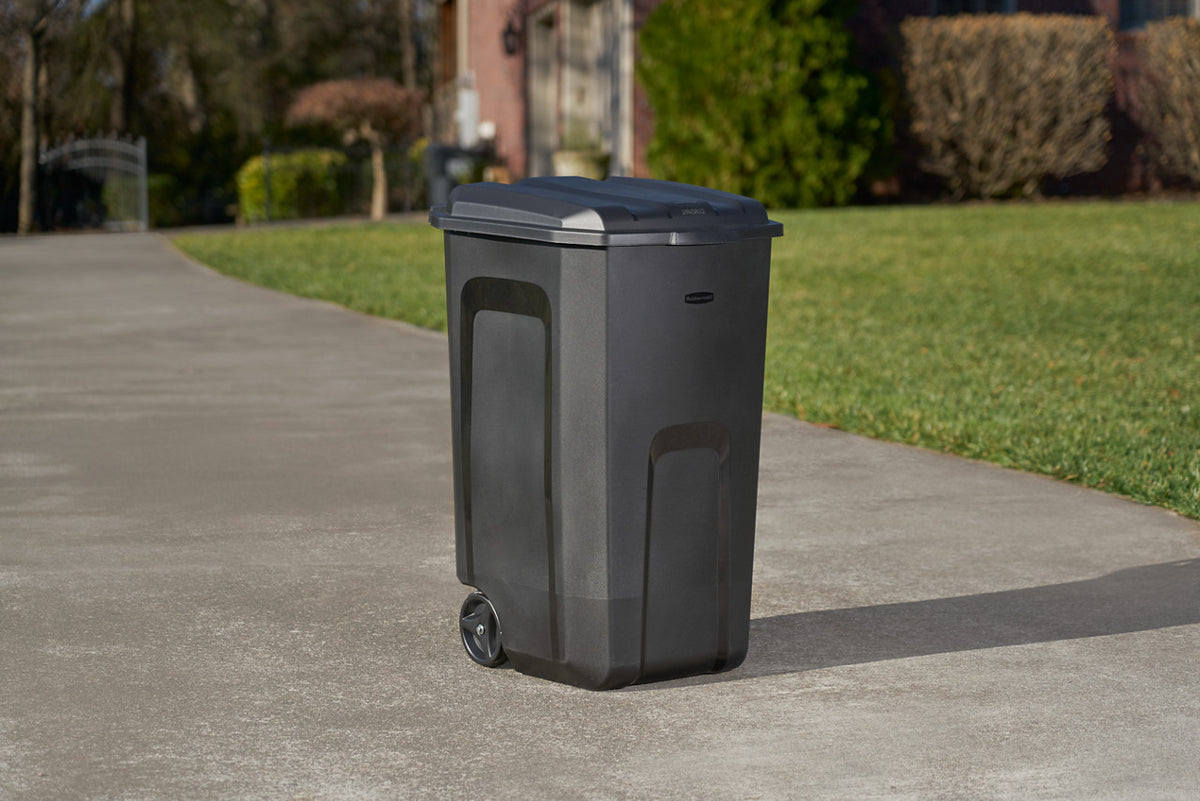 Roughneck™ Vented Wheeled Trash Can - US 75667