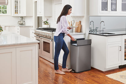 Elite™ Slim Step-On Trash Can - US 22862