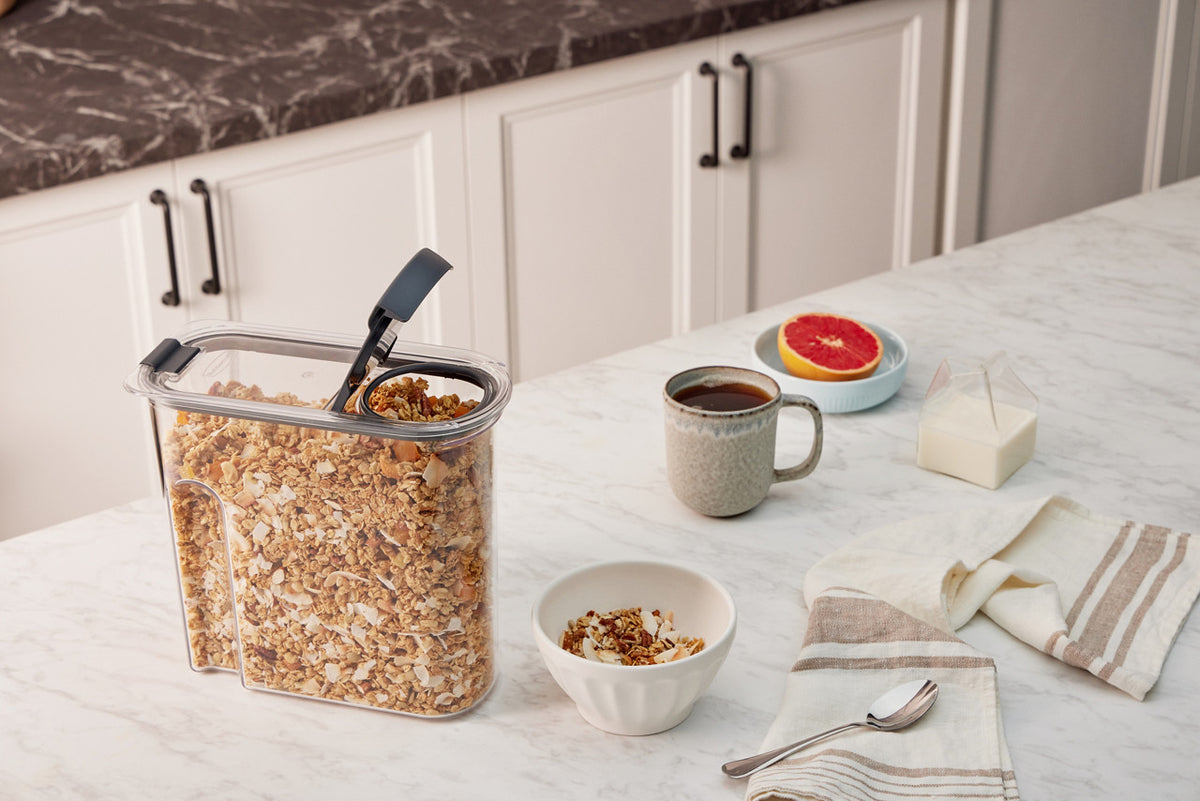 Brilliance™ Pantry Cereal Keeper, 18-Cup Airtight Cereal Container - US 31166