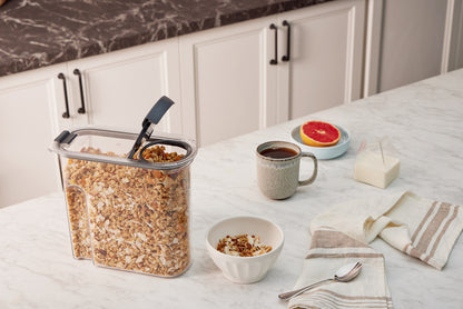 Brilliance™ Pantry Cereal Keeper, 18-Cup Airtight Cereal Container - US 31166