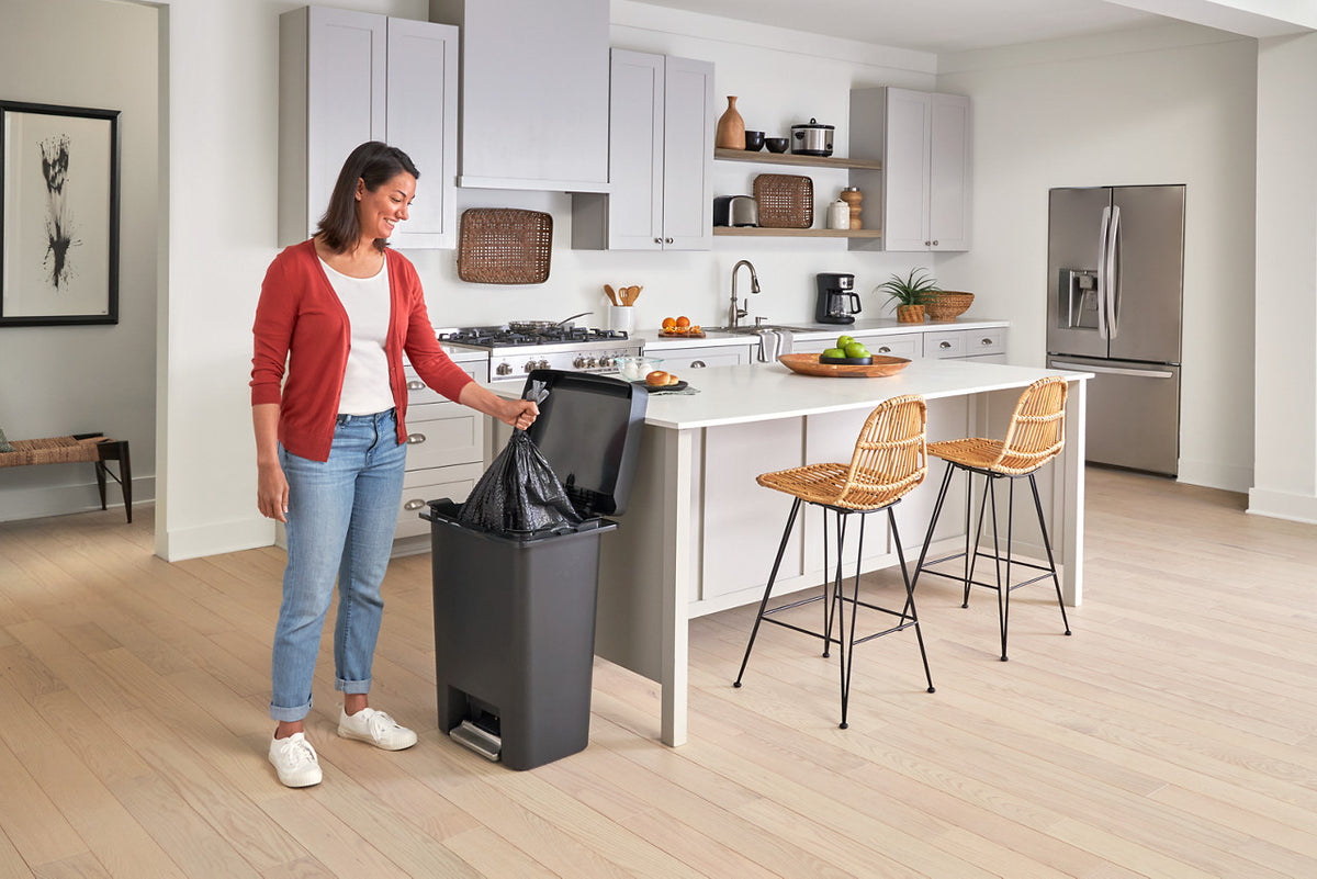High-Capacity Step-On Trash Can - US 82678