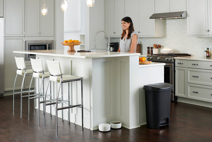 Classic Step-On Trash Can - US 28000